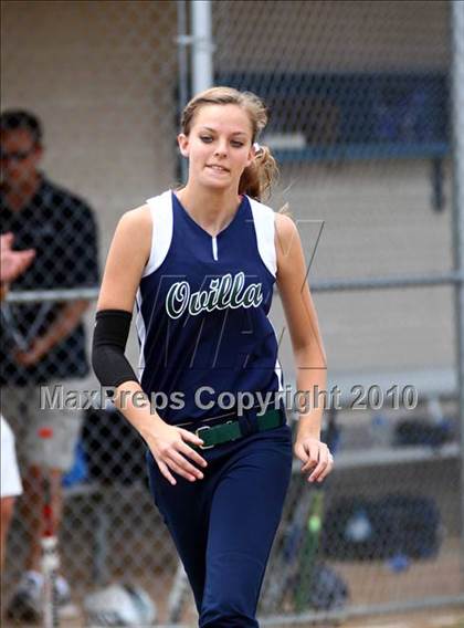 Thumbnail 2 in Reicher Catholic vs Red Oak (TAPPS 3A Semifinal) photogallery.