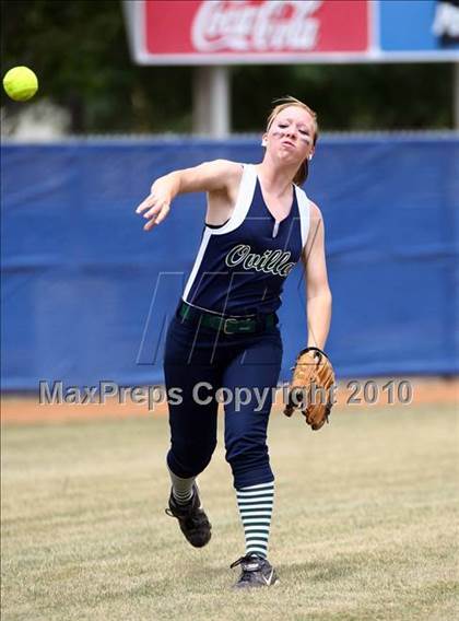 Thumbnail 1 in Reicher Catholic vs Red Oak (TAPPS 3A Semifinal) photogallery.