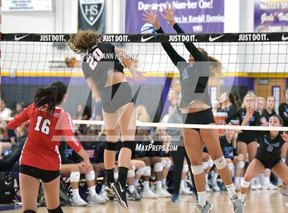 Thumbnail 2 in Walton vs. Harvard-Westlake (Durango Fall Classic) photogallery.