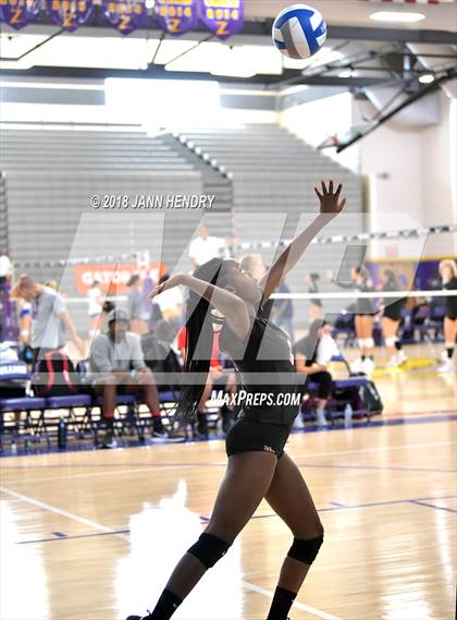 Thumbnail 3 in Walton vs. Harvard-Westlake (Durango Fall Classic) photogallery.