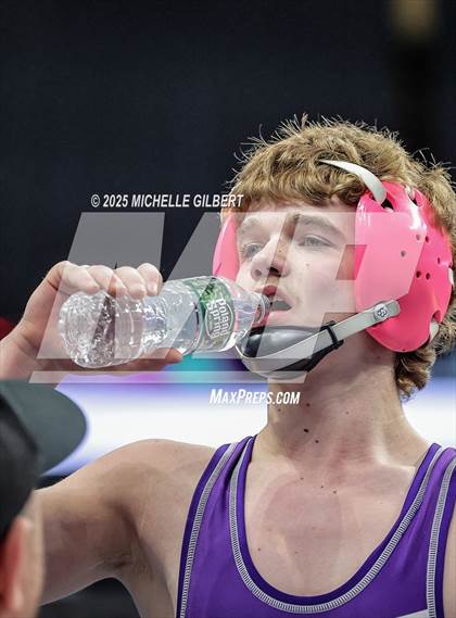 Thumbnail 2 in NYSPHSAA Division 2 State Championships (Semi Finals 101 to 138) photogallery.