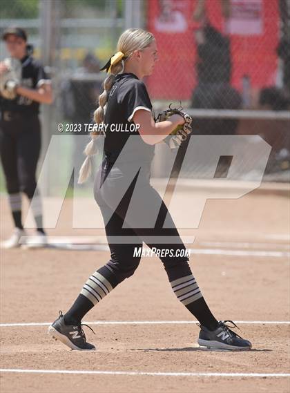 Thumbnail 3 in North Sanpete vs. Union (UHSAA 3A Round 3) photogallery.