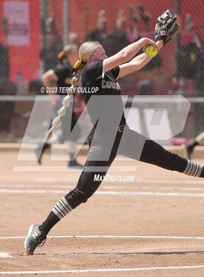 Thumbnail 1 in North Sanpete vs. Union (UHSAA 3A Round 3) photogallery.