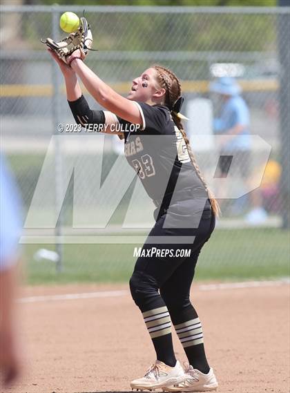 Thumbnail 3 in North Sanpete vs. Union (UHSAA 3A Round 3) photogallery.
