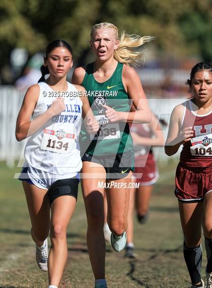 Thumbnail 3 in UIL 1A Girls Cross Country State Final photogallery.