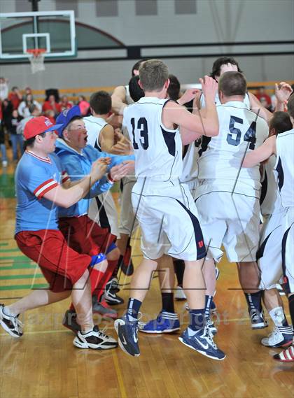 Thumbnail 3 in Colfax vs. Unity (WIAA D4 Sectional Semifinal)  photogallery.