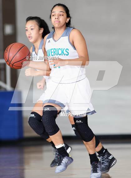 Thumbnail 2 in South Houston vs. Pasadena Memorial (McDonald's Texas Invitational) photogallery.