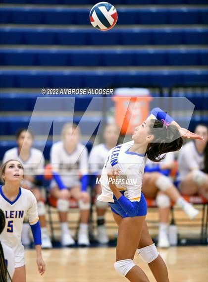 Thumbnail 1 in Bridgeland vs. Klein photogallery.