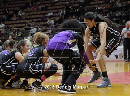 Thumbnail 2 in Mission Oak @ Fresno (CIF Central D3 Final) photogallery.