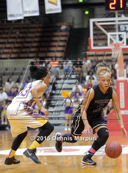 Thumbnail 3 in Mission Oak @ Fresno (CIF Central D3 Final) photogallery.