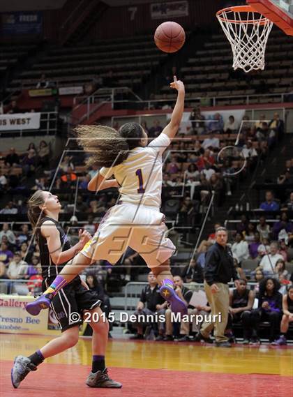 Thumbnail 2 in Mission Oak @ Fresno (CIF Central D3 Final) photogallery.