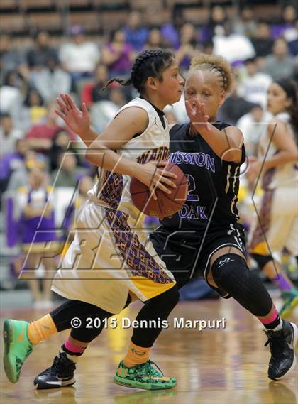 Thumbnail 2 in Mission Oak @ Fresno (CIF Central D3 Final) photogallery.