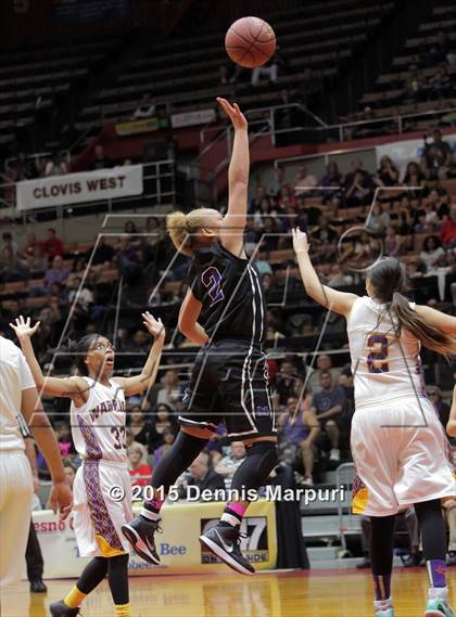 Thumbnail 3 in Mission Oak @ Fresno (CIF Central D3 Final) photogallery.