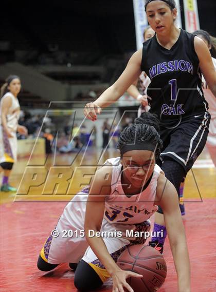 Thumbnail 3 in Mission Oak @ Fresno (CIF Central D3 Final) photogallery.