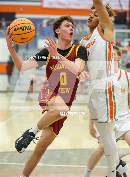 Thumbnail 3 in Mountain View vs. Skyridge (Falcon Classic) photogallery.