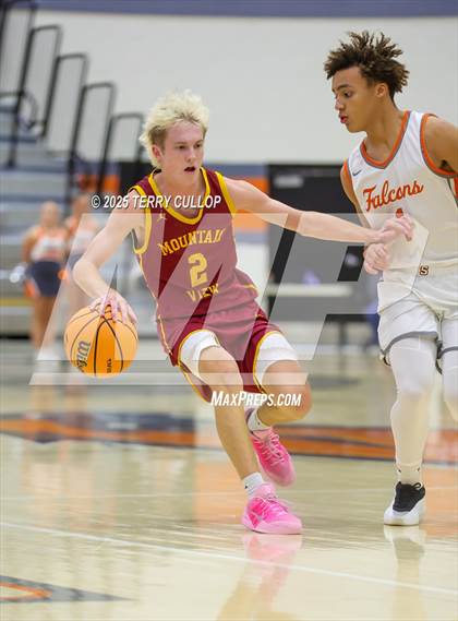 Thumbnail 2 in Mountain View vs. Skyridge (Falcon Classic) photogallery.