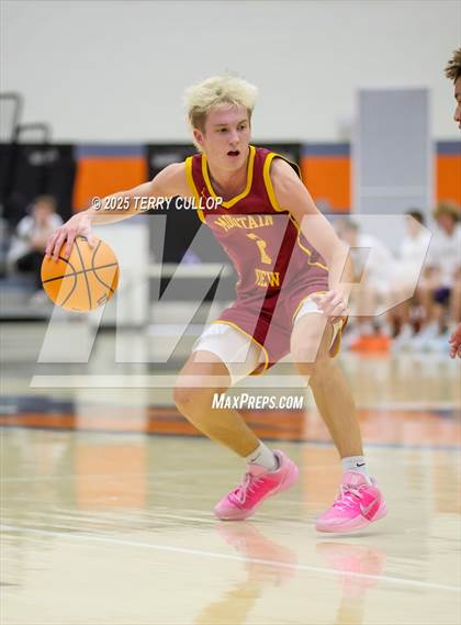 Thumbnail 3 in Mountain View vs. Skyridge (Falcon Classic) photogallery.