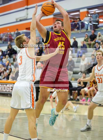 Thumbnail 2 in Mountain View vs. Skyridge (Falcon Classic) photogallery.