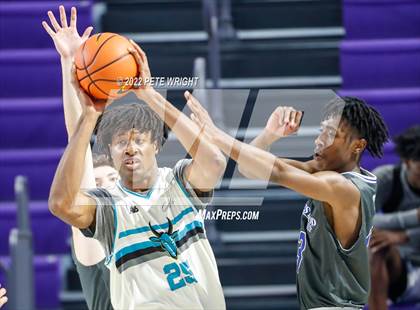 Thumbnail 1 in Combine vs Crestwood (City of Palms Classic) photogallery.