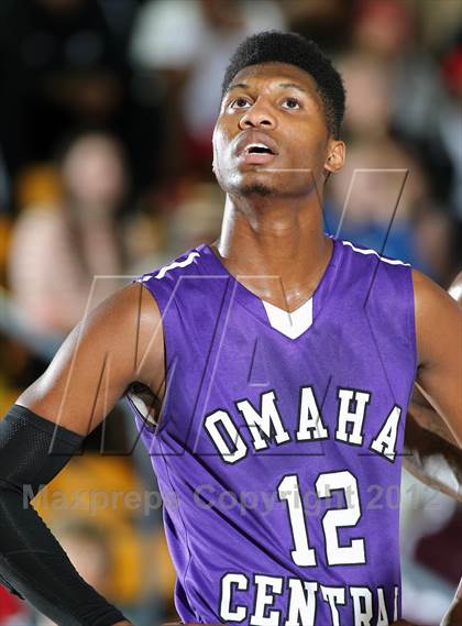Thumbnail 3 in Omaha Central vs. Whitney Young (City of Palms Classic) photogallery.