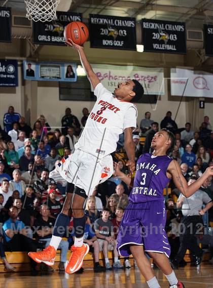 Thumbnail 3 in Omaha Central vs. Whitney Young (City of Palms Classic) photogallery.