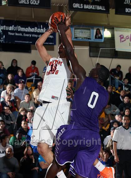 Thumbnail 2 in Omaha Central vs. Whitney Young (City of Palms Classic) photogallery.