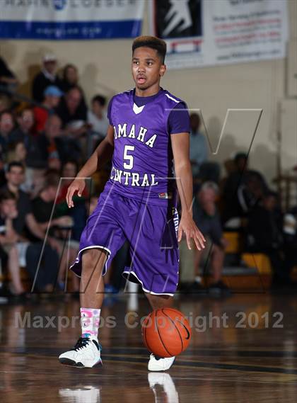 Thumbnail 2 in Omaha Central vs. Whitney Young (City of Palms Classic) photogallery.