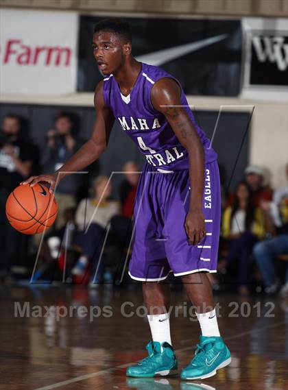 Thumbnail 1 in Omaha Central vs. Whitney Young (City of Palms Classic) photogallery.