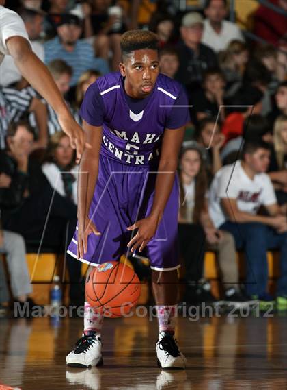 Thumbnail 2 in Omaha Central vs. Whitney Young (City of Palms Classic) photogallery.
