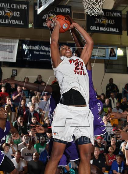Thumbnail 2 in Omaha Central vs. Whitney Young (City of Palms Classic) photogallery.