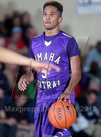 Thumbnail 3 in Omaha Central vs. Whitney Young (City of Palms Classic) photogallery.