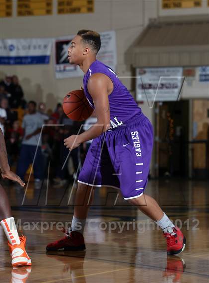 Thumbnail 2 in Omaha Central vs. Whitney Young (City of Palms Classic) photogallery.