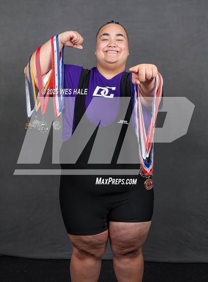 Thumbnail 1 in DeSoto Central (Senior Photoshoot) photogallery.