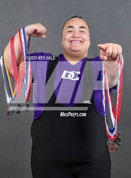 Thumbnail 1 in DeSoto Central (Senior Photoshoot) photogallery.