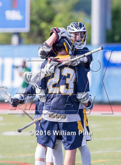 Thumbnail 3 in Ward Melville vs. Victor (NYSPHSAA Class A Final) photogallery.