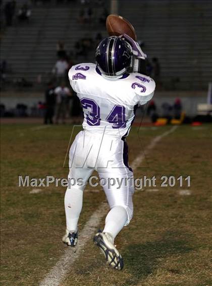 Thumbnail 3 in Hoover vs. Burbank photogallery.