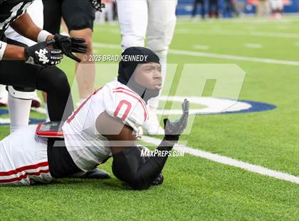 Thumbnail 3 in Carthage vs. Pleasant Grove (UIL 4A D2 FOOTBALL REGIONAL SEMIFINAL) photogallery.
