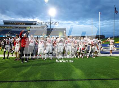 Thumbnail 1 in Carthage vs. Pleasant Grove (UIL 4A D2 FOOTBALL REGIONAL SEMIFINAL) photogallery.
