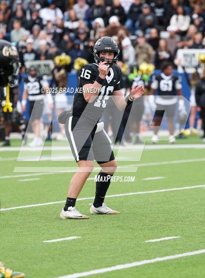 Thumbnail 3 in Carthage vs. Pleasant Grove (UIL 4A D2 FOOTBALL REGIONAL SEMIFINAL) photogallery.