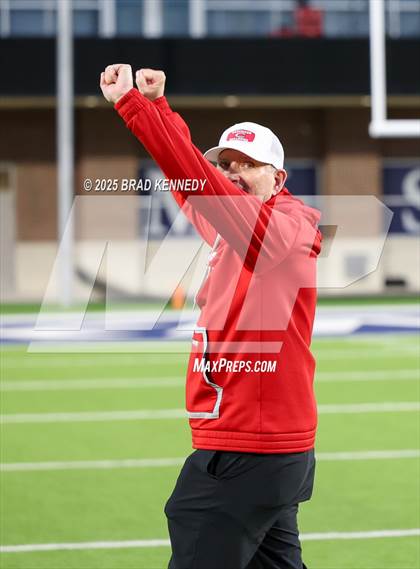 Thumbnail 1 in Carthage vs. Pleasant Grove (UIL 4A D2 FOOTBALL REGIONAL SEMIFINAL) photogallery.