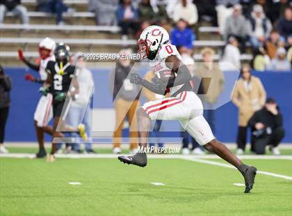 Thumbnail 1 in Carthage vs. Pleasant Grove (UIL 4A D2 FOOTBALL REGIONAL SEMIFINAL) photogallery.