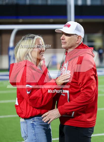 Thumbnail 2 in Carthage vs. Pleasant Grove (UIL 4A D2 FOOTBALL REGIONAL SEMIFINAL) photogallery.