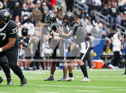 Thumbnail 1 in Carthage vs. Pleasant Grove (UIL 4A D2 FOOTBALL REGIONAL SEMIFINAL) photogallery.