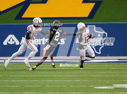 Thumbnail 1 in Carthage vs. Pleasant Grove (UIL 4A D2 FOOTBALL REGIONAL SEMIFINAL) photogallery.