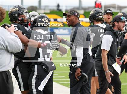 Thumbnail 1 in Carthage vs. Pleasant Grove (UIL 4A D2 FOOTBALL REGIONAL SEMIFINAL) photogallery.