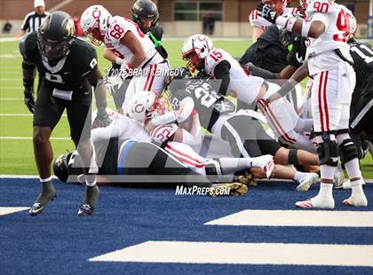 Thumbnail 2 in Carthage vs. Pleasant Grove (UIL 4A D2 FOOTBALL REGIONAL SEMIFINAL) photogallery.