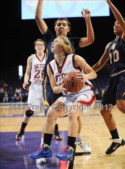 Thumbnail 2 in Flowing Wells vs. Seton Catholic (AIA D2 Quarterfinals) photogallery.