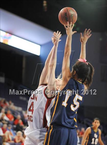 Thumbnail 1 in Flowing Wells vs. Seton Catholic (AIA D2 Quarterfinals) photogallery.