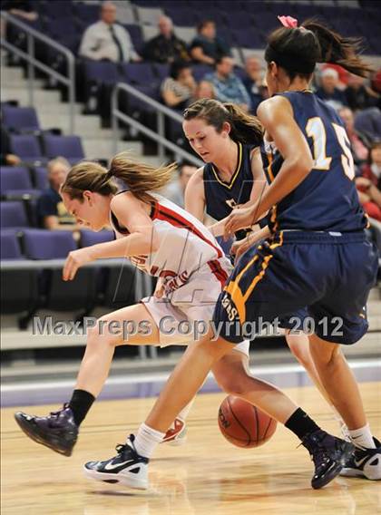 Thumbnail 3 in Flowing Wells vs. Seton Catholic (AIA D2 Quarterfinals) photogallery.