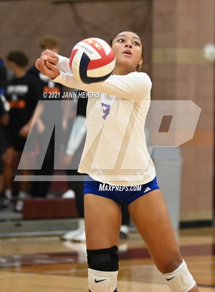 Thumbnail 3 in Bishop Gorman vs. Centennial (5A State Championship) photogallery.